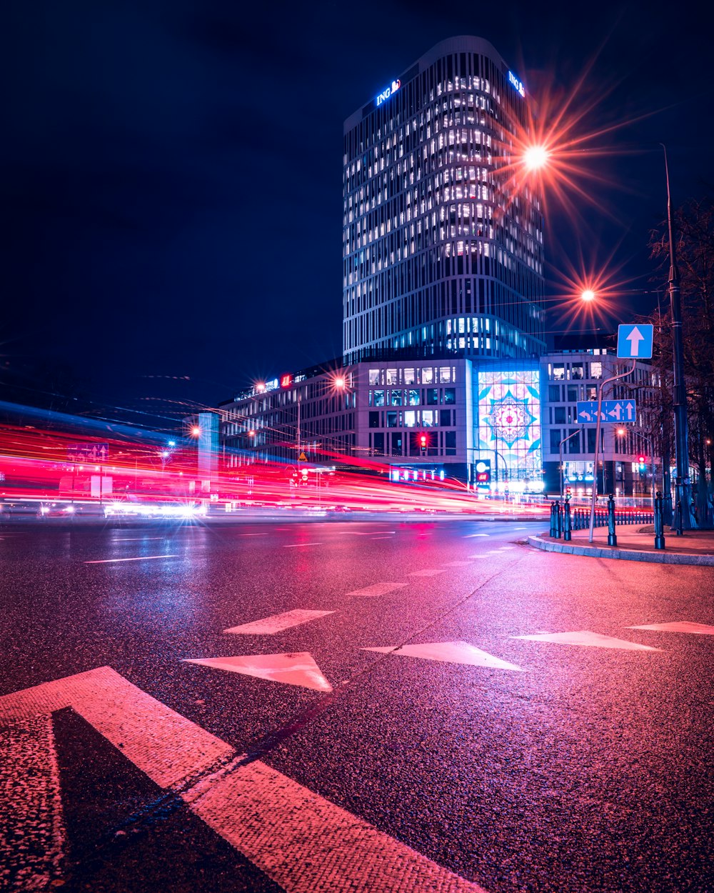 Bâtiments de la ville pendant la nuit