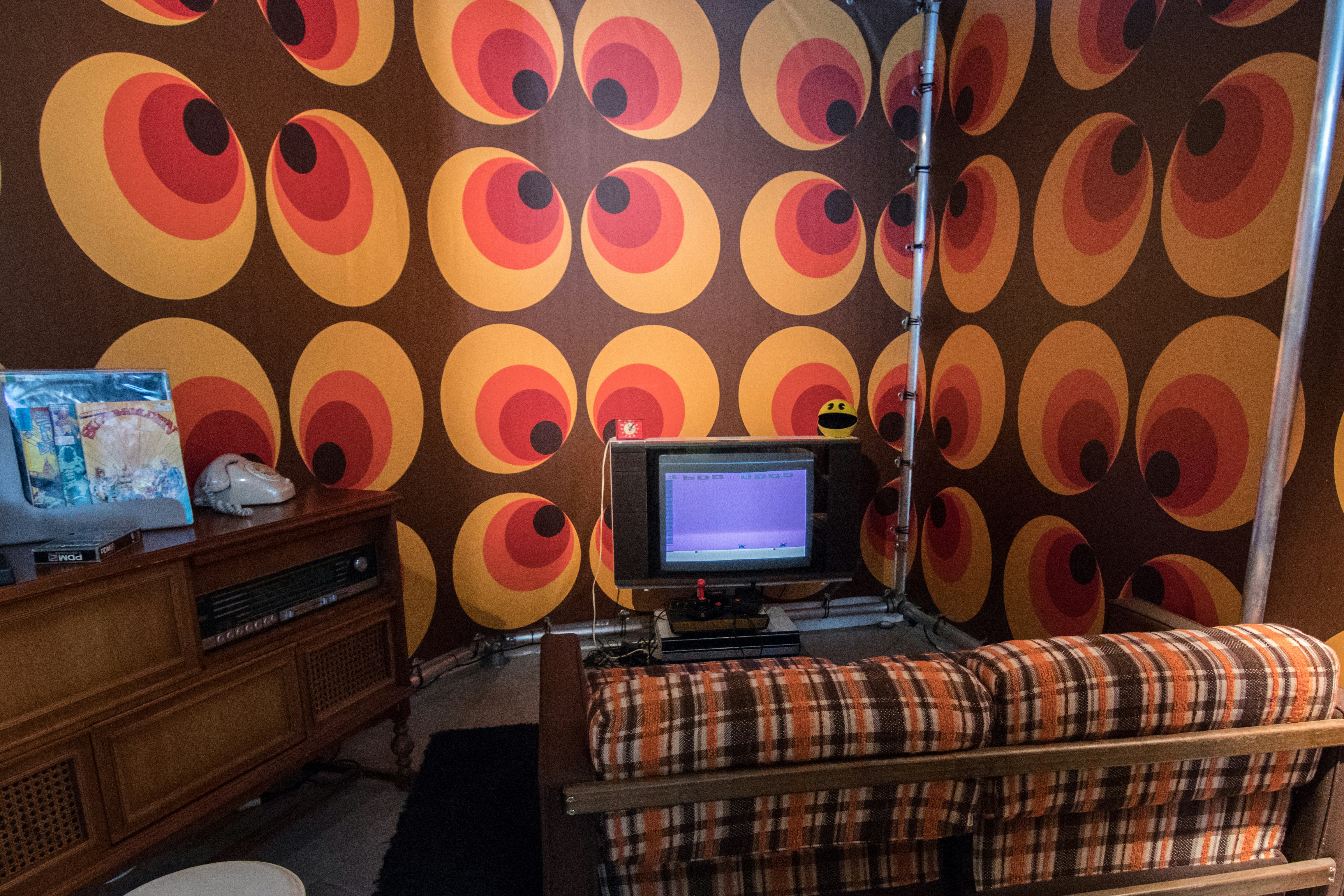 patternedwall70sinspired