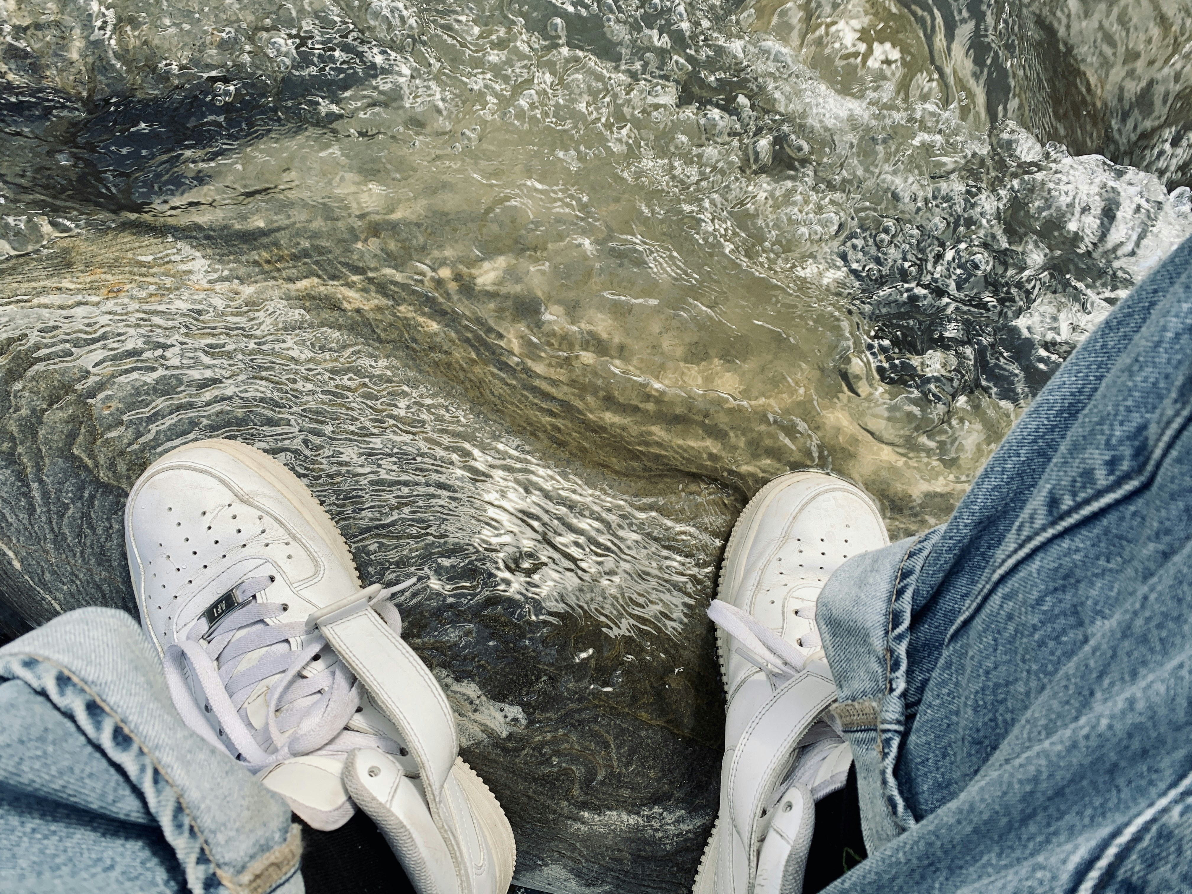 9 Sneaker Style Tips for Washing White Sneakers Safely