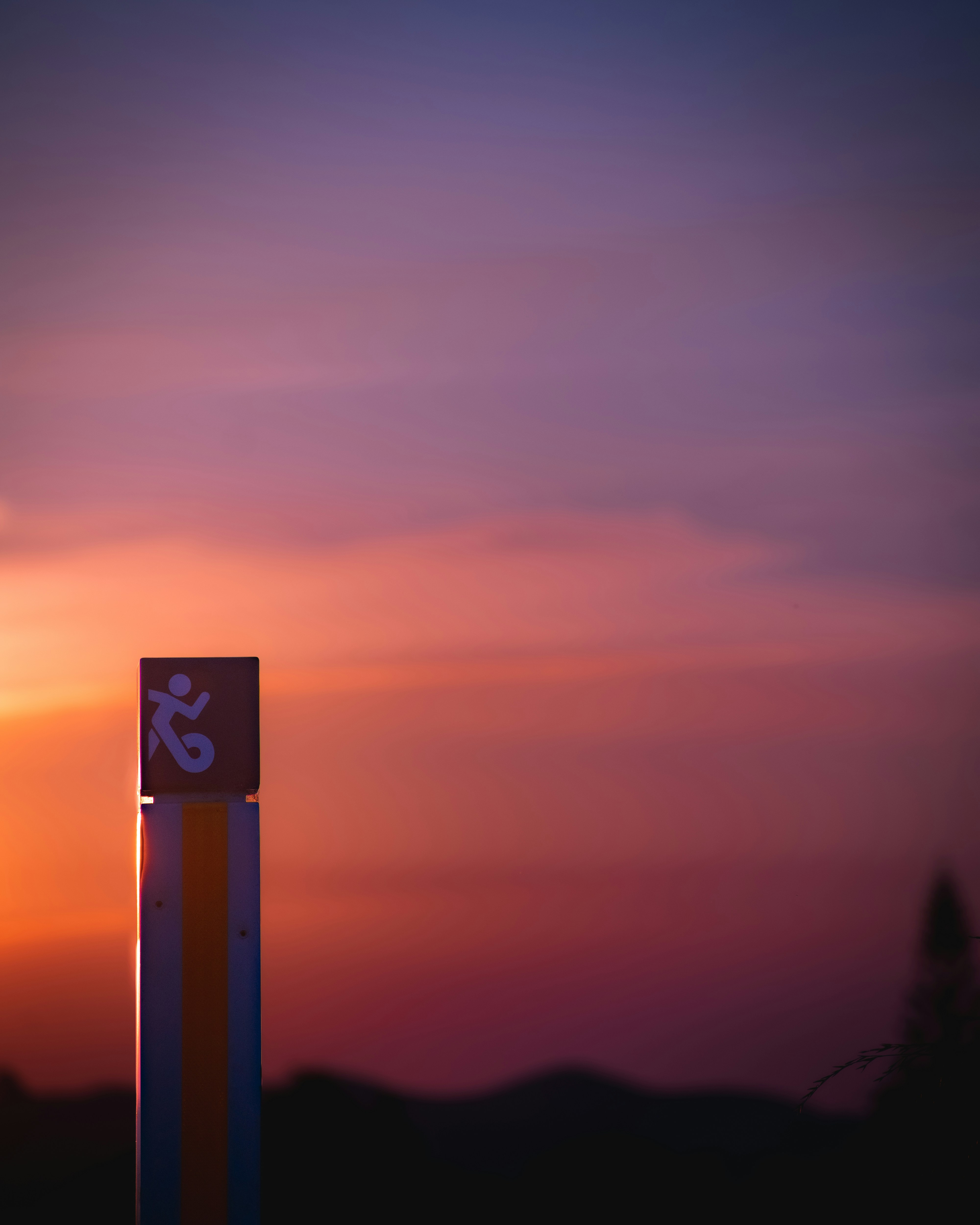 white and black no smoking sign