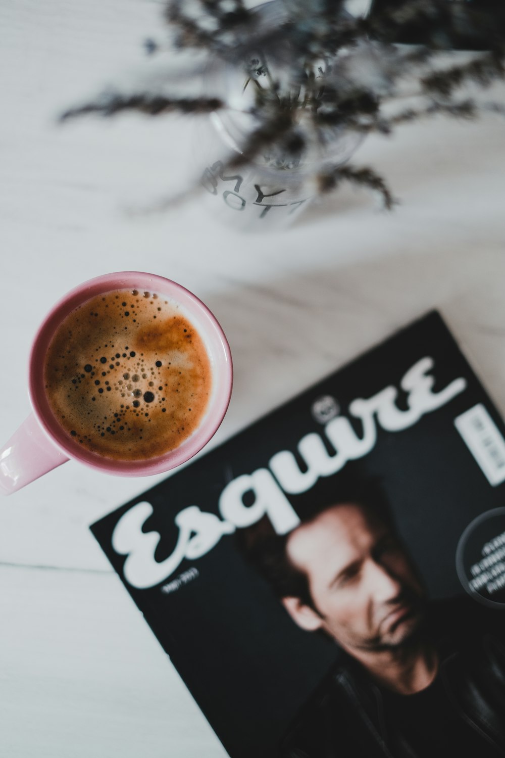 Nescafe Schwarz-Weiß-Packung