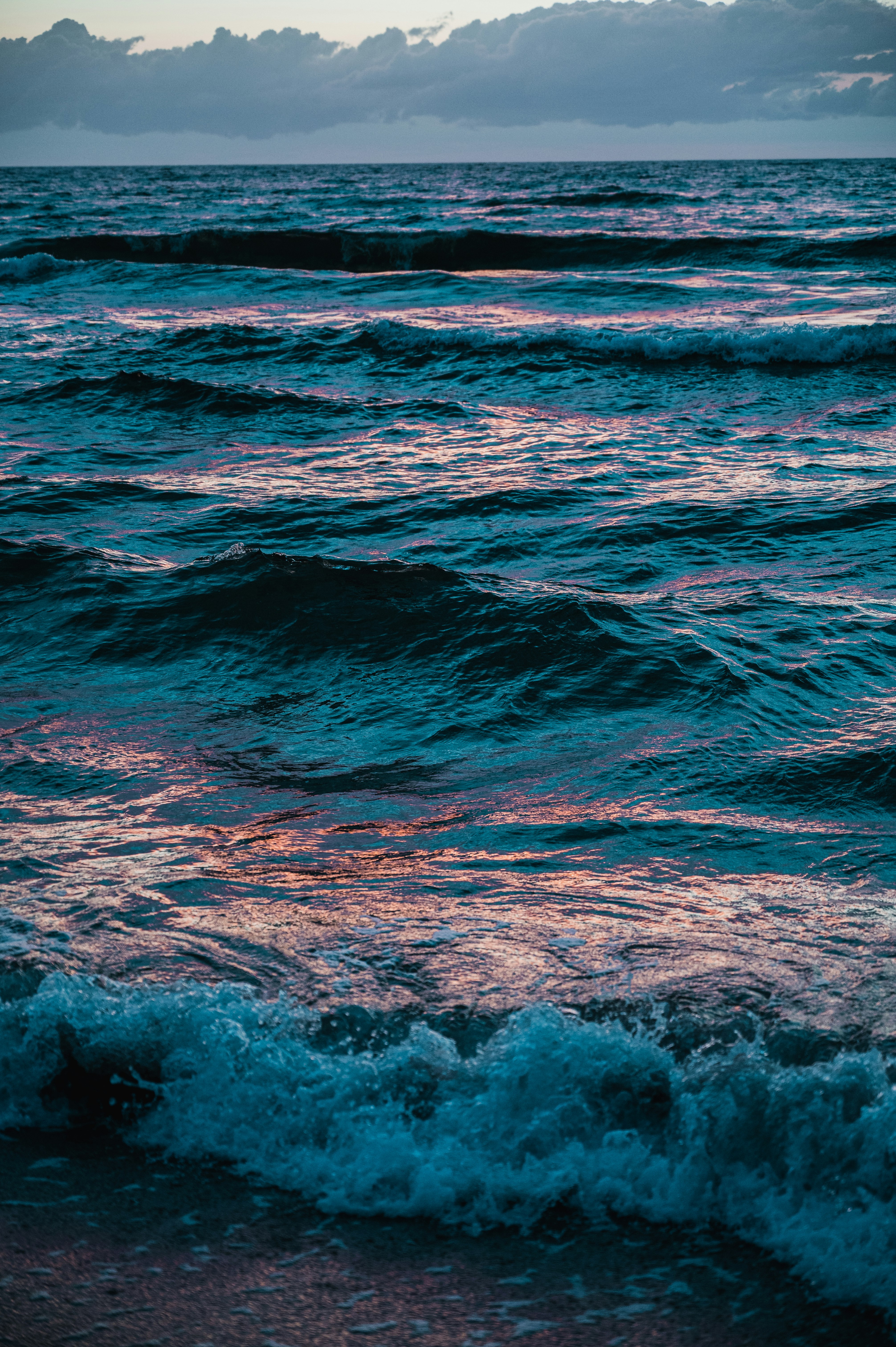 blue ocean waves during daytime