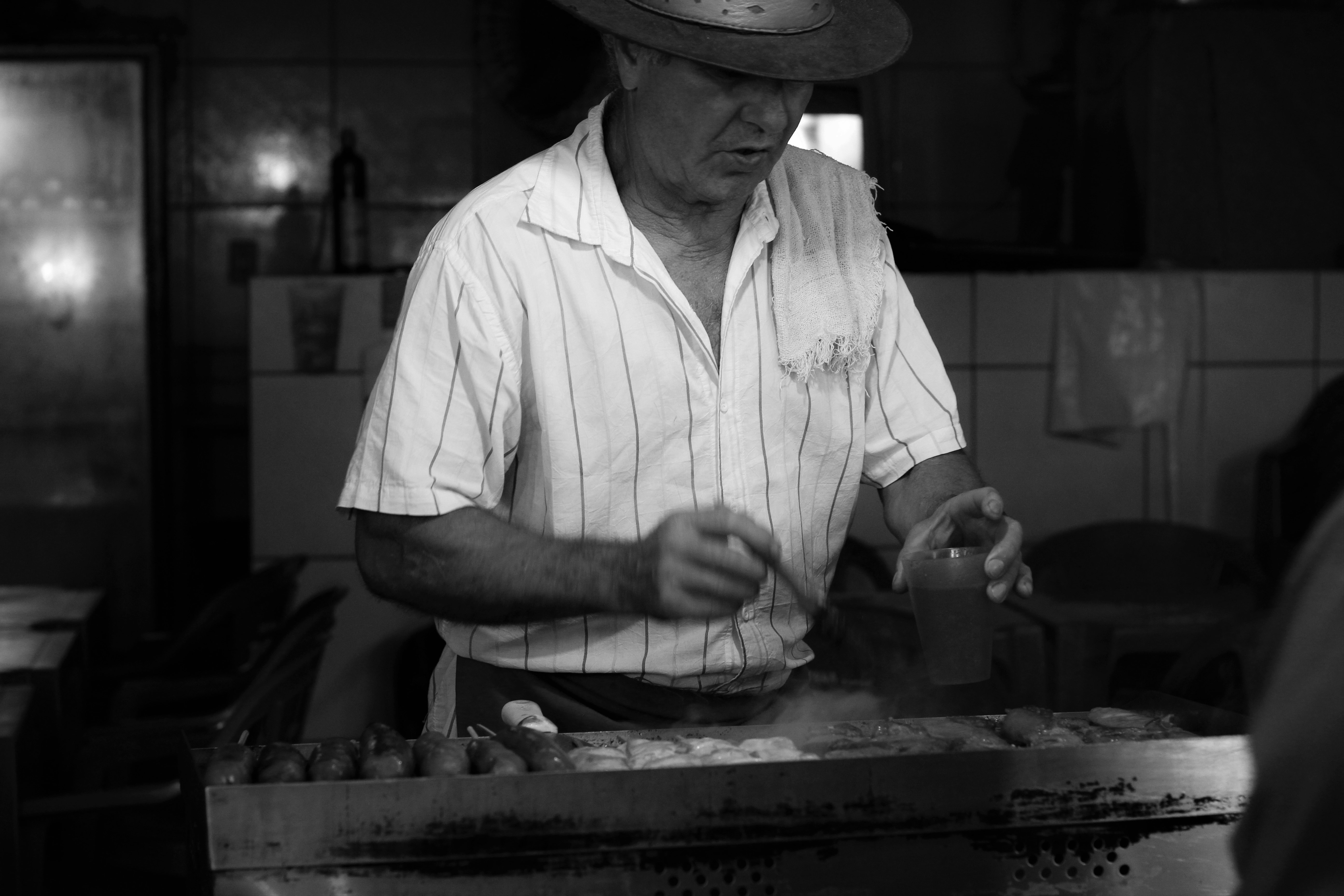 photo-1602791718776-c5cacac25f2d?ixid=M3wxMjA3fDB8MXxzZWFyY2h8MjB8fG1ha2VycyUyMGNoaWxlfGVufDB8fHx8MTc1NTM1OTgwOXww\u0026ixlib=rb-4.1.0