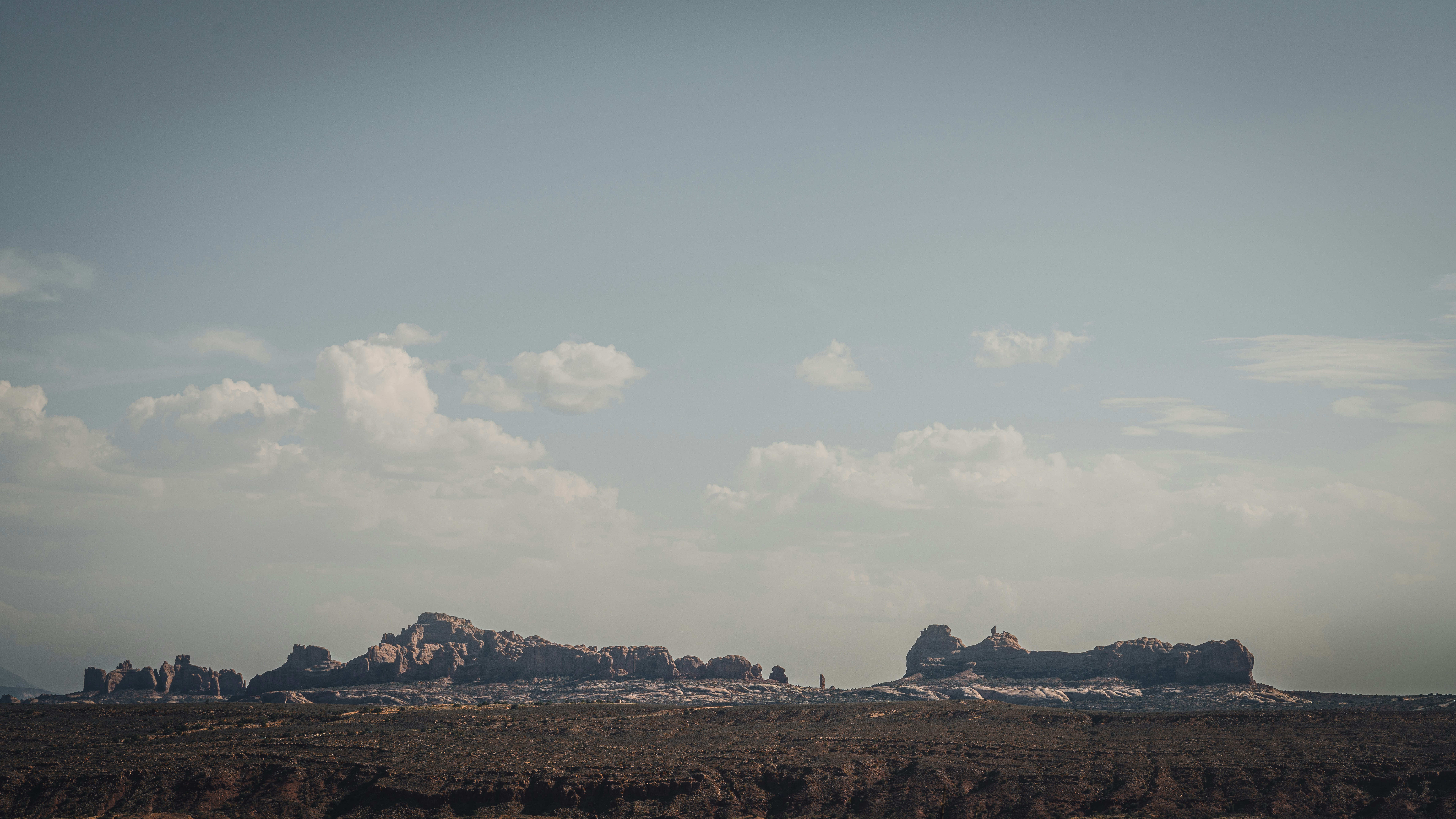 Picture 1 : The Rugged Beauty of Arches National Park - Exploring Arches National Park