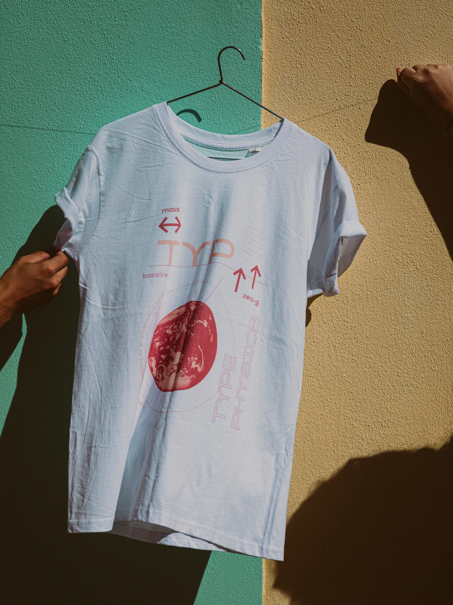 Kaos Ilustrasi Putih