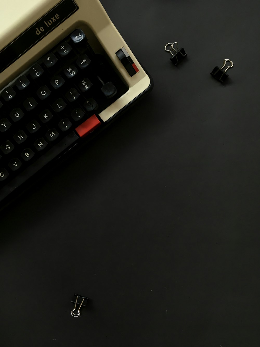 black and white computer keyboard