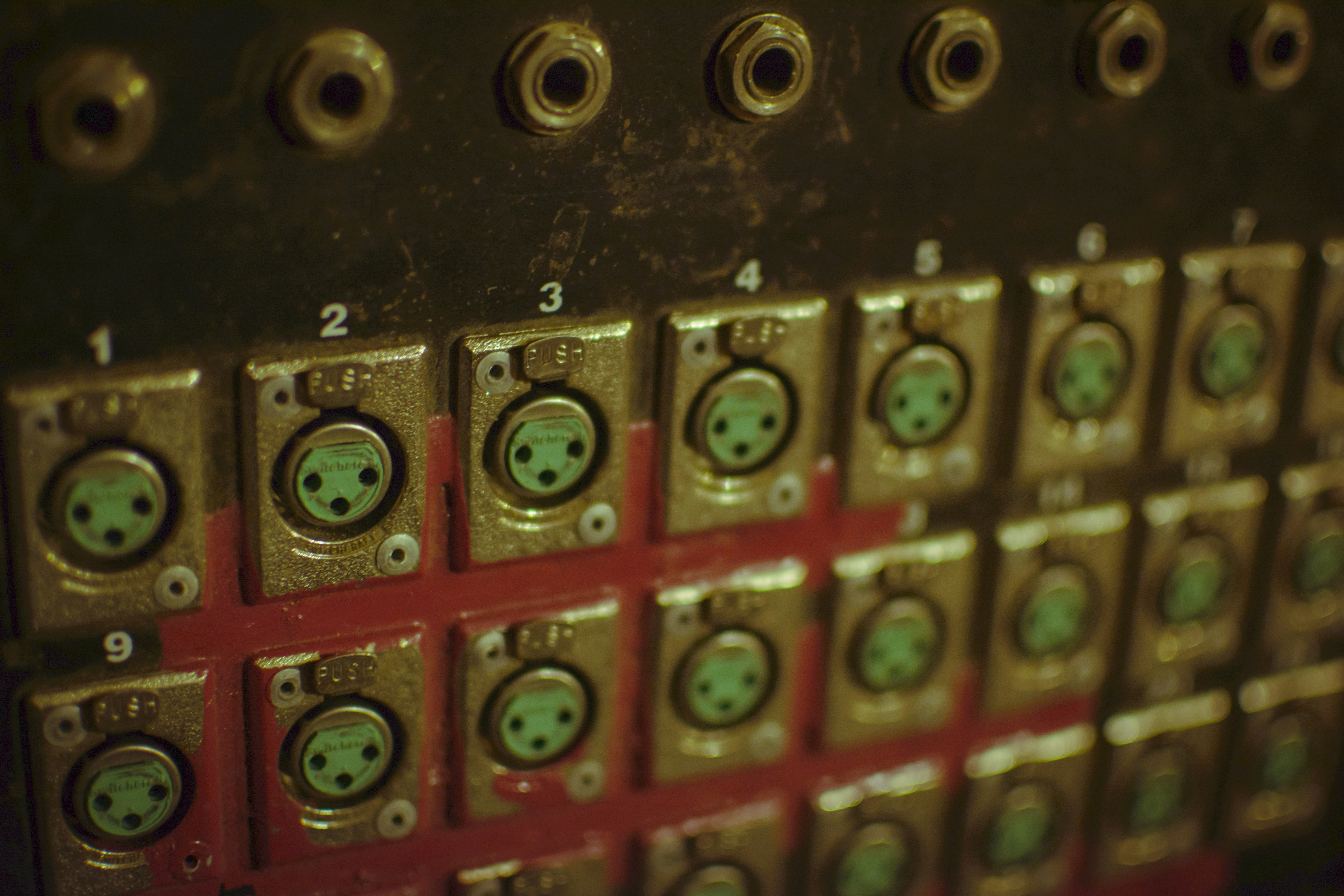 لوحة تحكم PLC