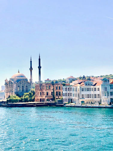 Paisagem histórica da Turquia, destino cultural indicado pela Santi Buenas Viajes