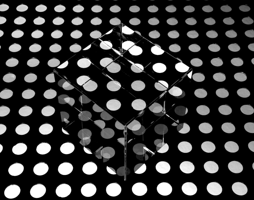 motif à pois noir et blanc