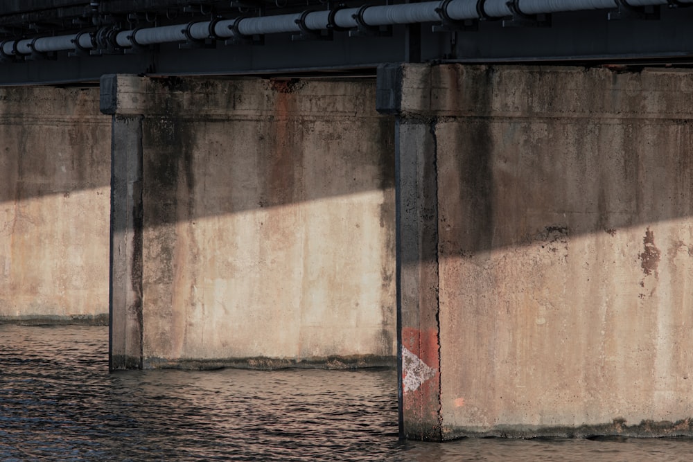 brown and gray concrete wall