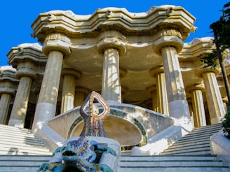 El parque güell visto desde en frente