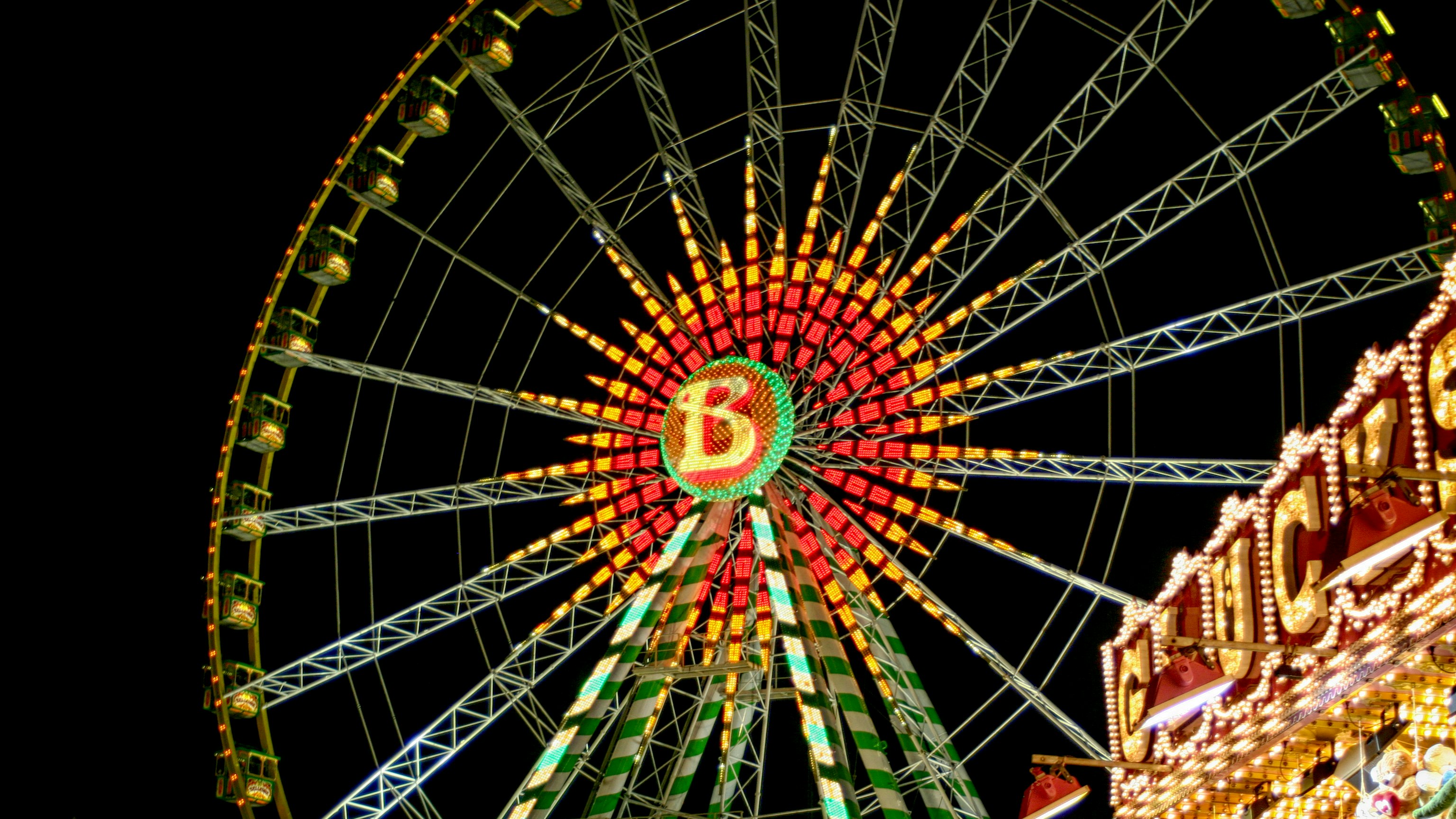 red and yellow ferris wheel