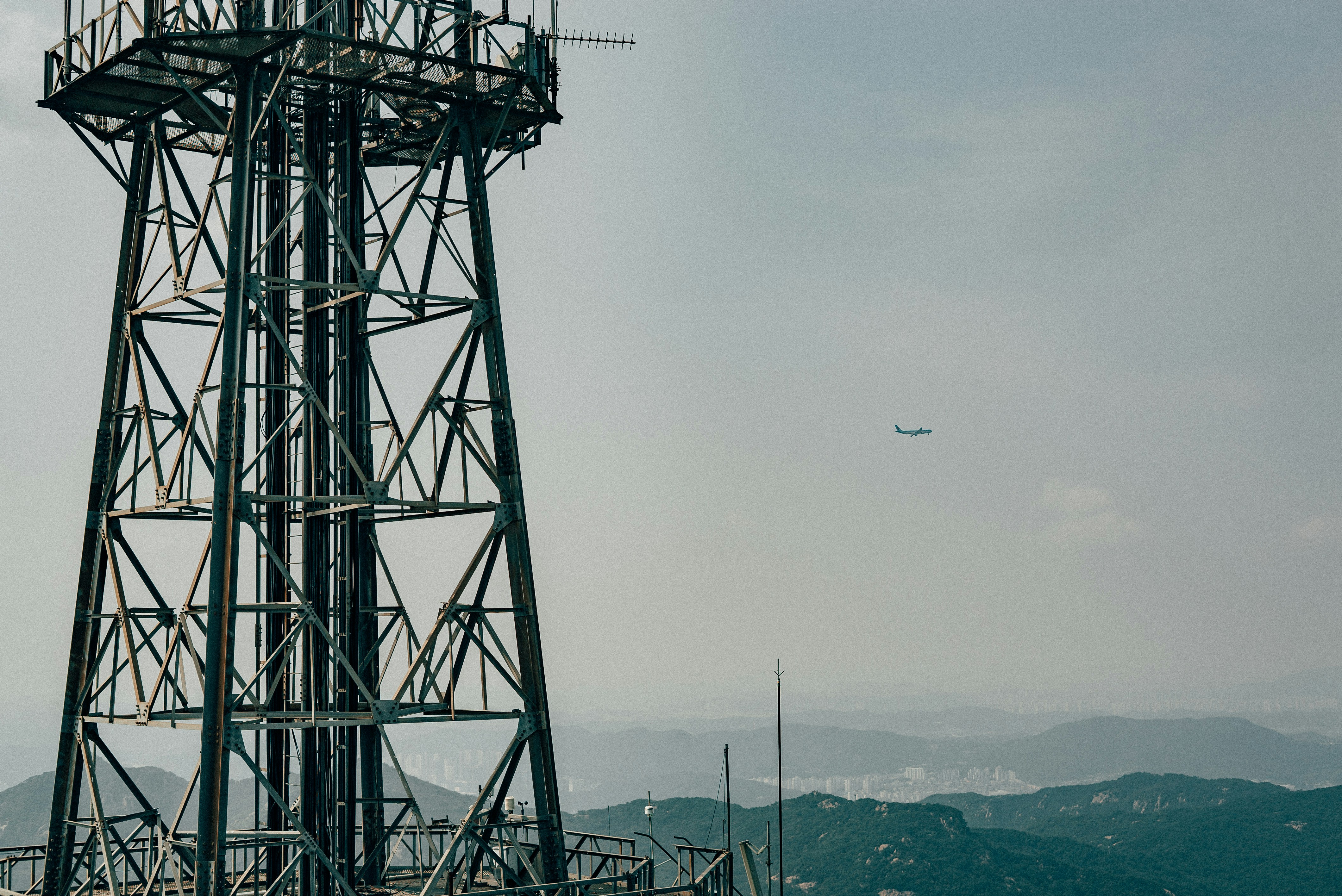 烏軍無人機重創俄國煉油廠及克里米亞軍事設施