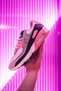 white and black nike air max