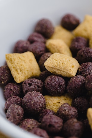 Close-up of a Protein Crunch Box showing perfectly cooked pulses in a neat compartment.