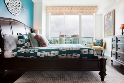 black and white bed linen