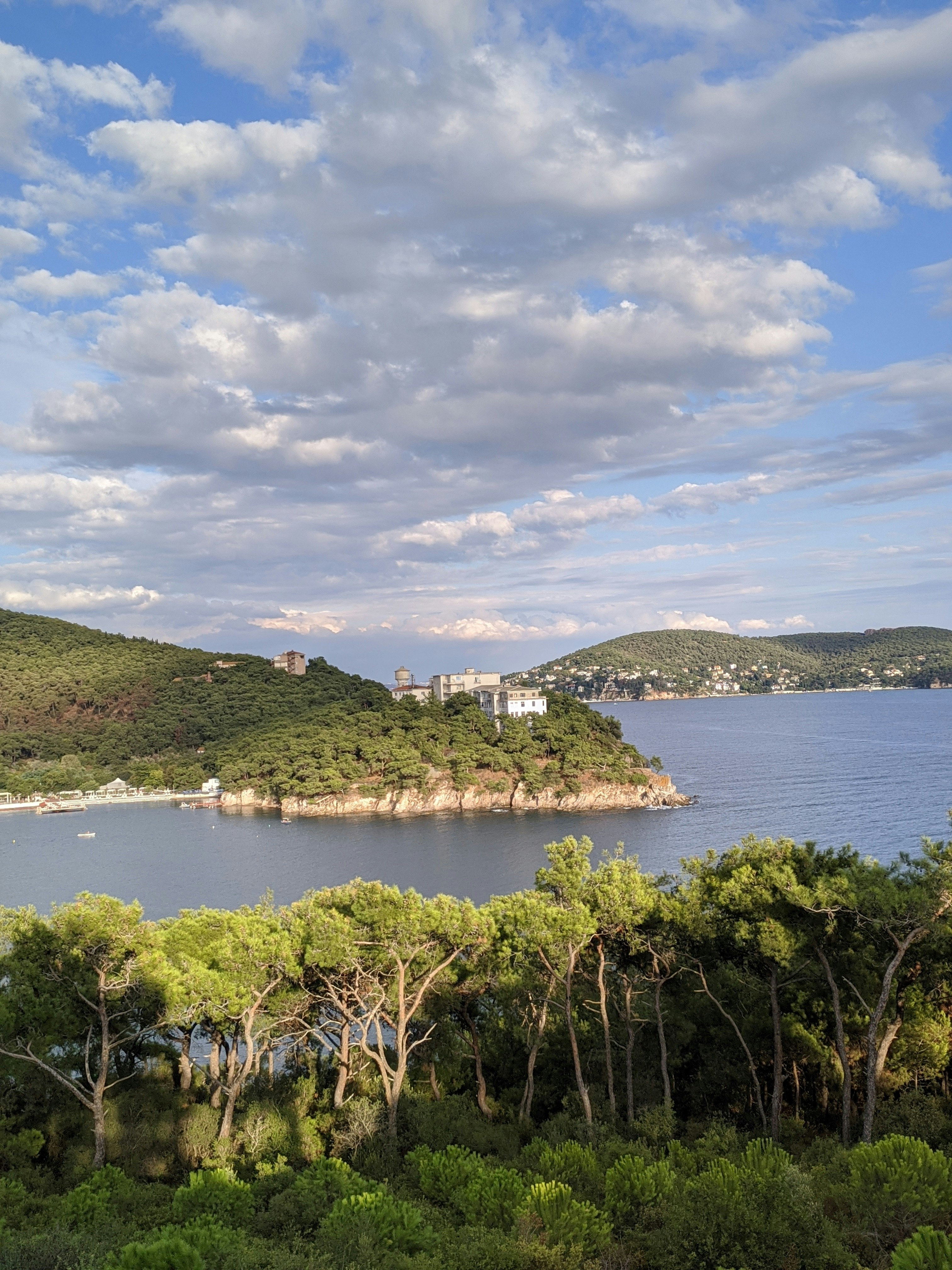 Photo by emirsaydin
