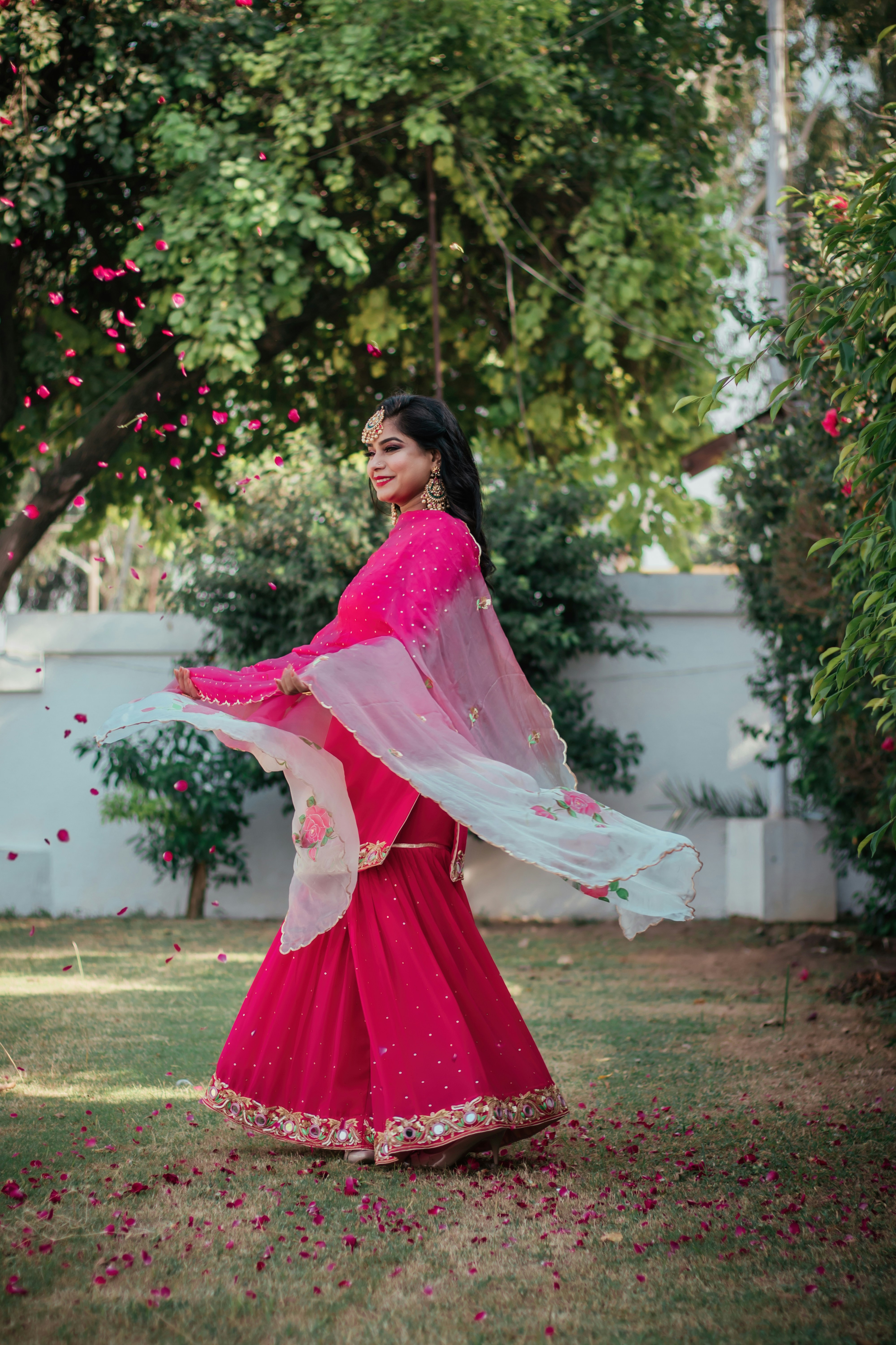 Punjabi Suit Pictures | Download Free Images on Unsplash