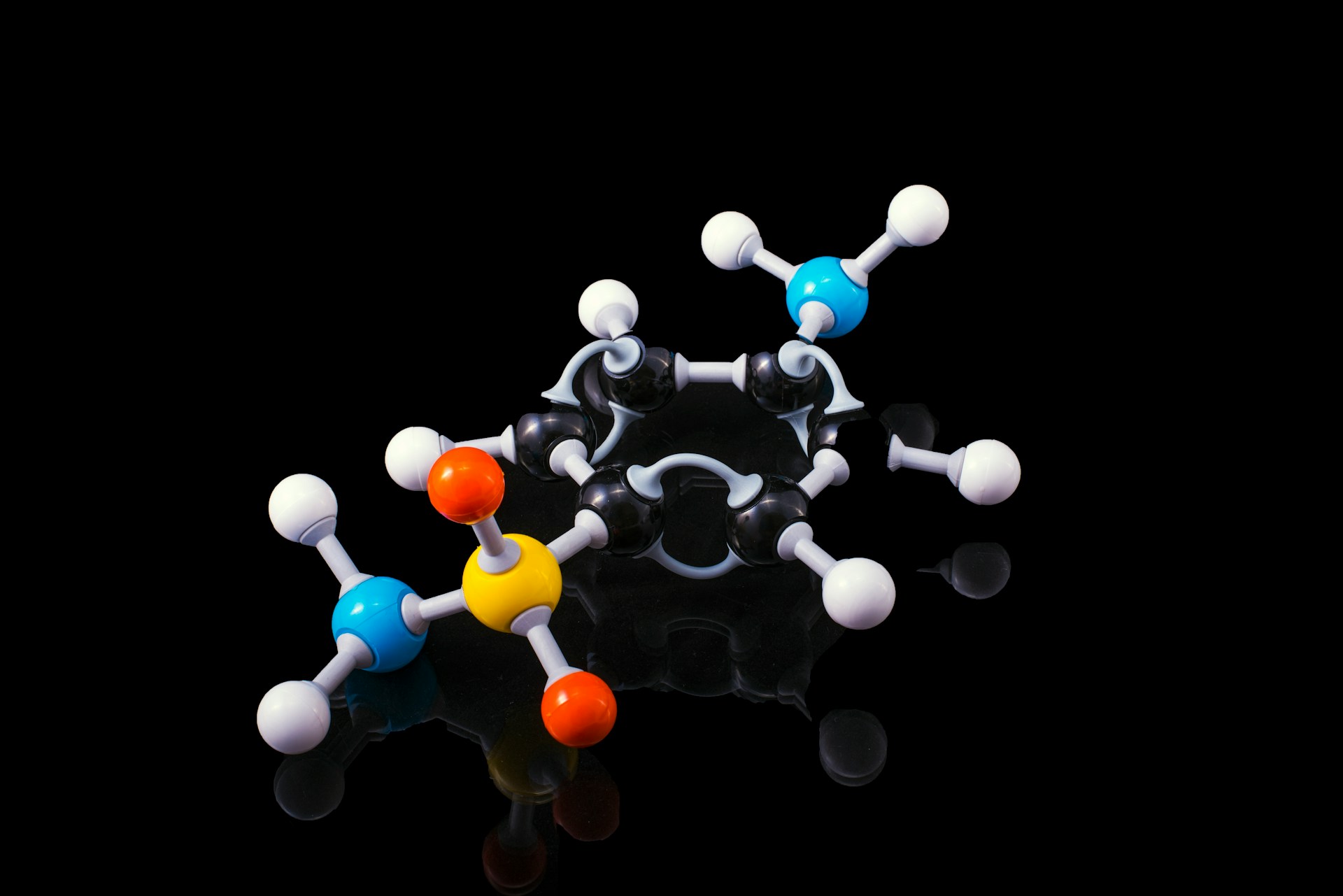 The Megatrend Hydrogen: What political, economical and technological trends will shape the lead markets of the hydrogen industry in the dimensions of hydrogen production, distribution and application?