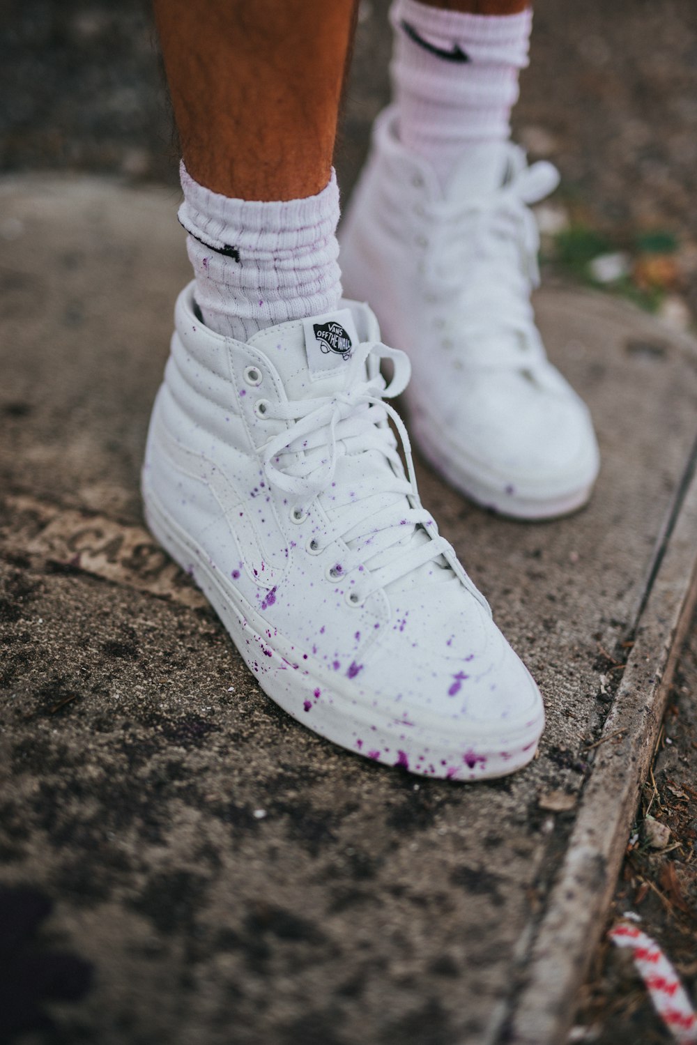 Personne portant Nike Air Force 1 High blanche