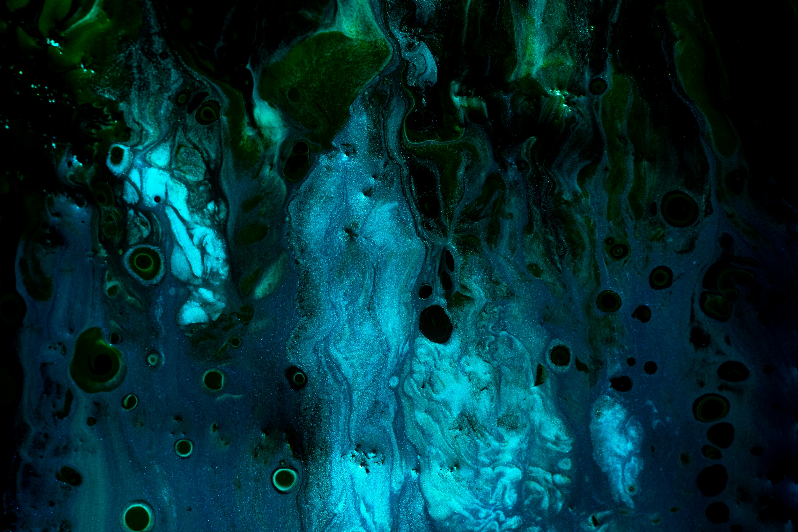 Photo by solenfeyissa