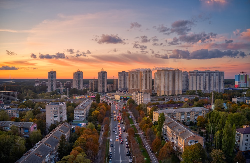 city with high rise buildings during daytime