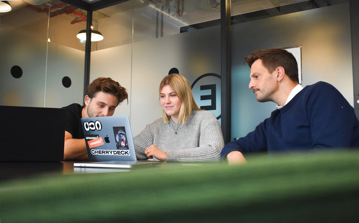 7 Best E-Signature Software Picks for Agencies 2026