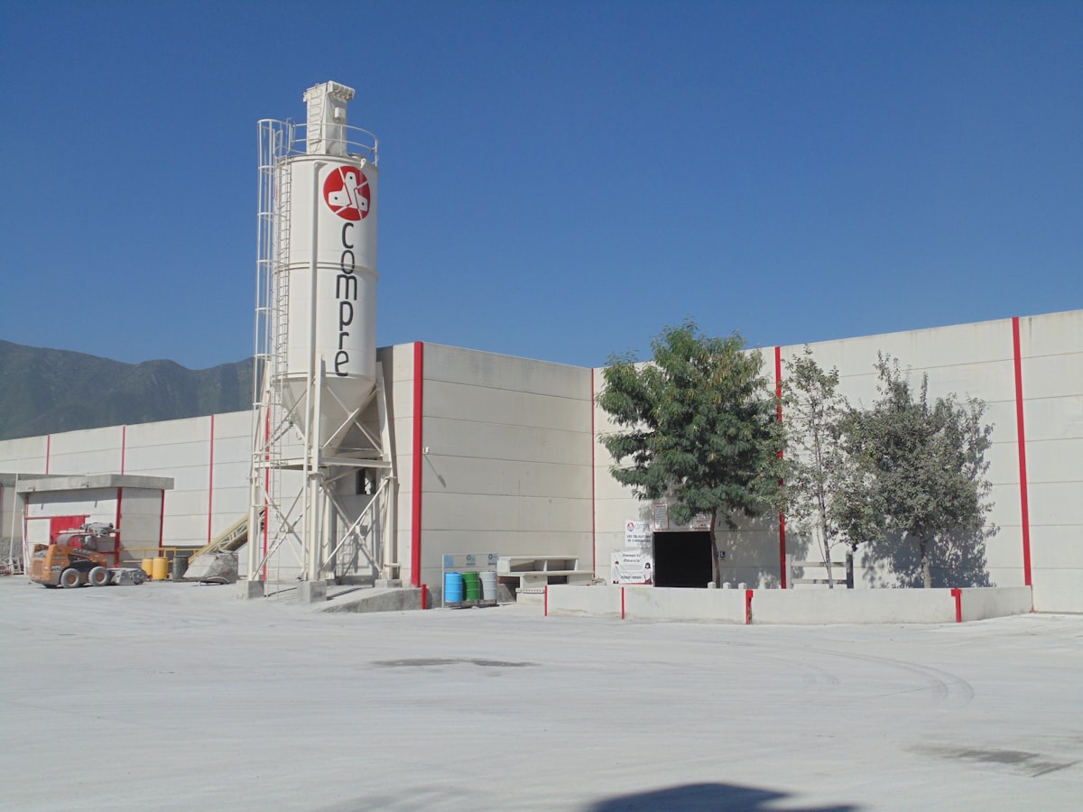 Alternative Fuels in Cement Kilns: Choosing Alkali-Resistant Refractories for AF Conversion