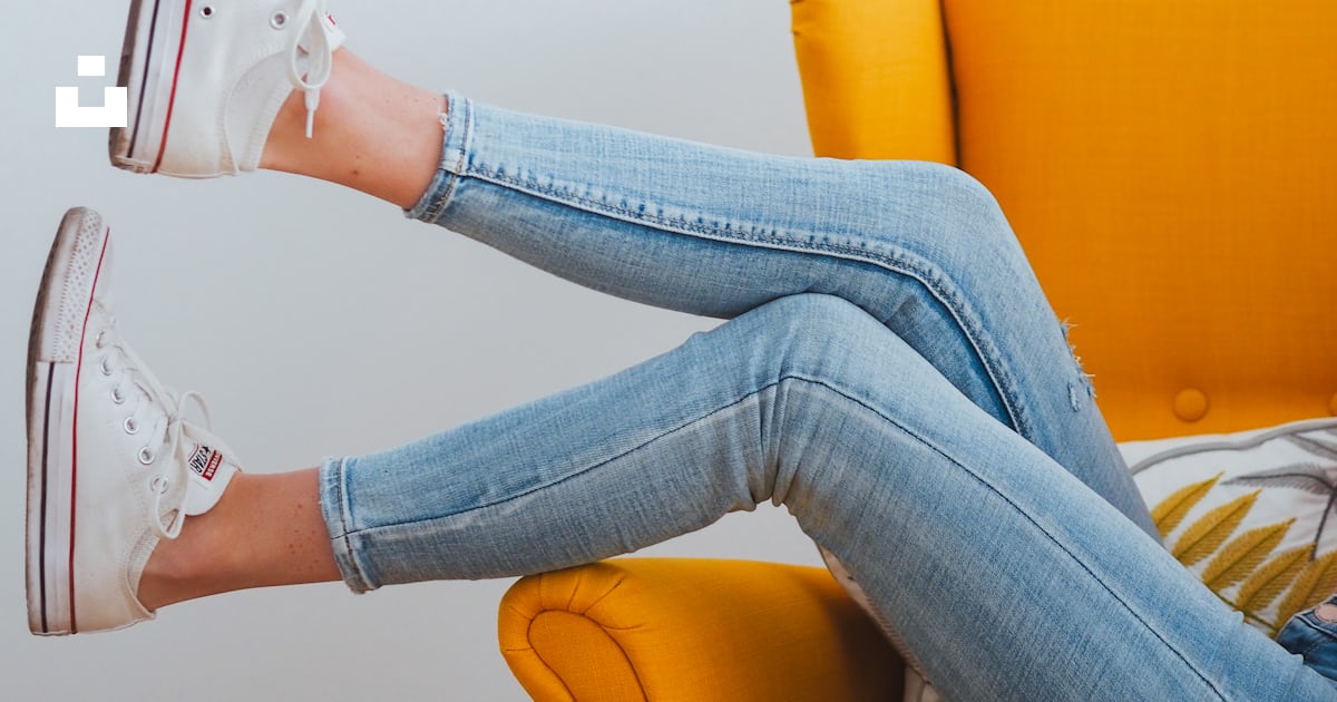 White converse and sales jeans