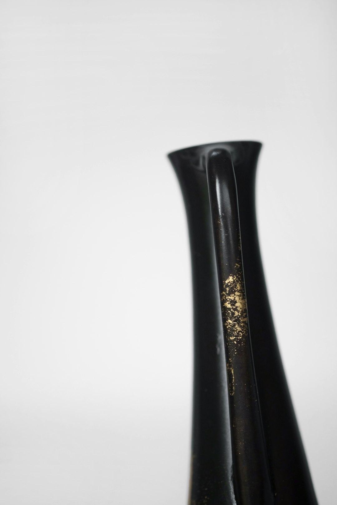black and white ceramic vase