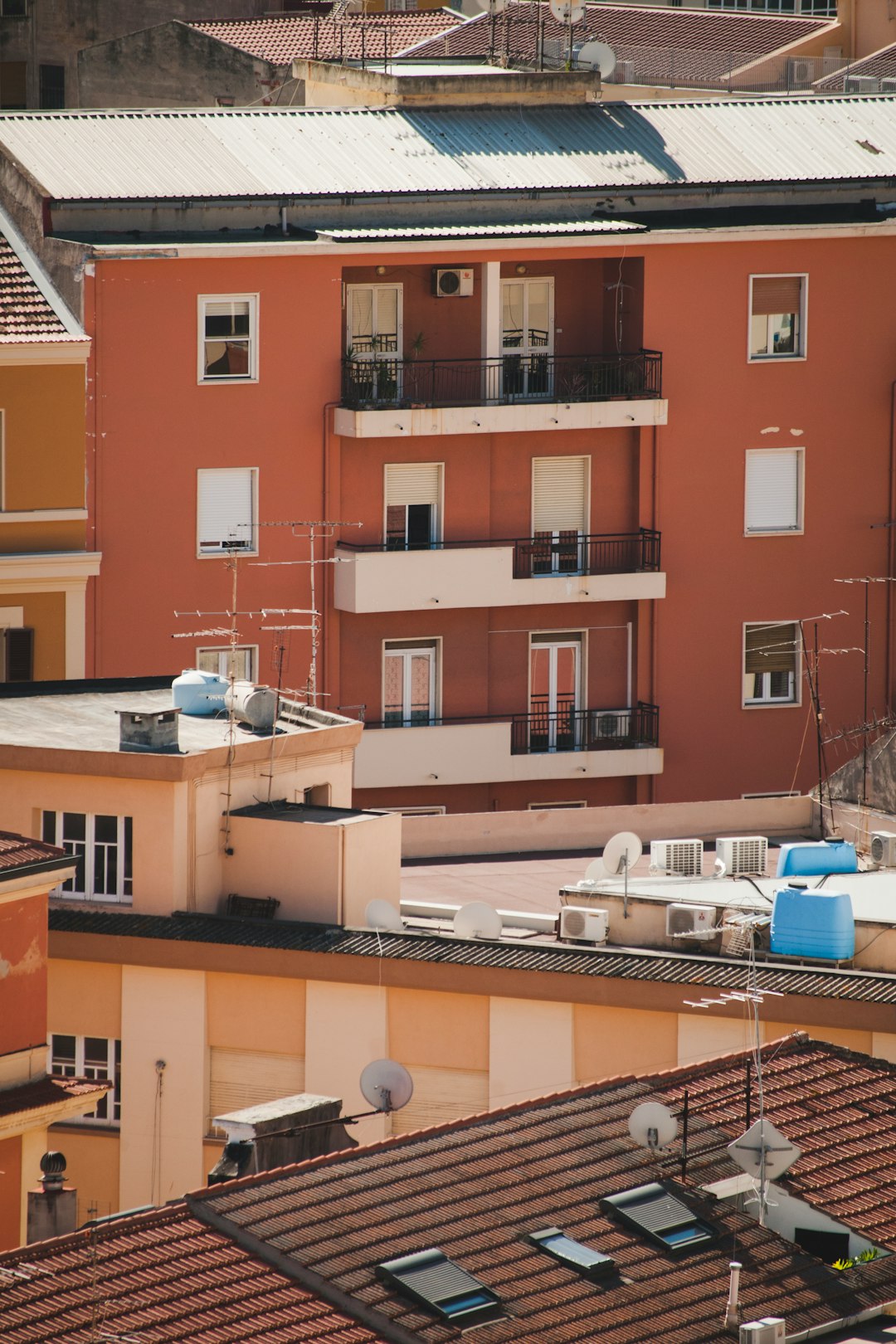 brown and white concrete building