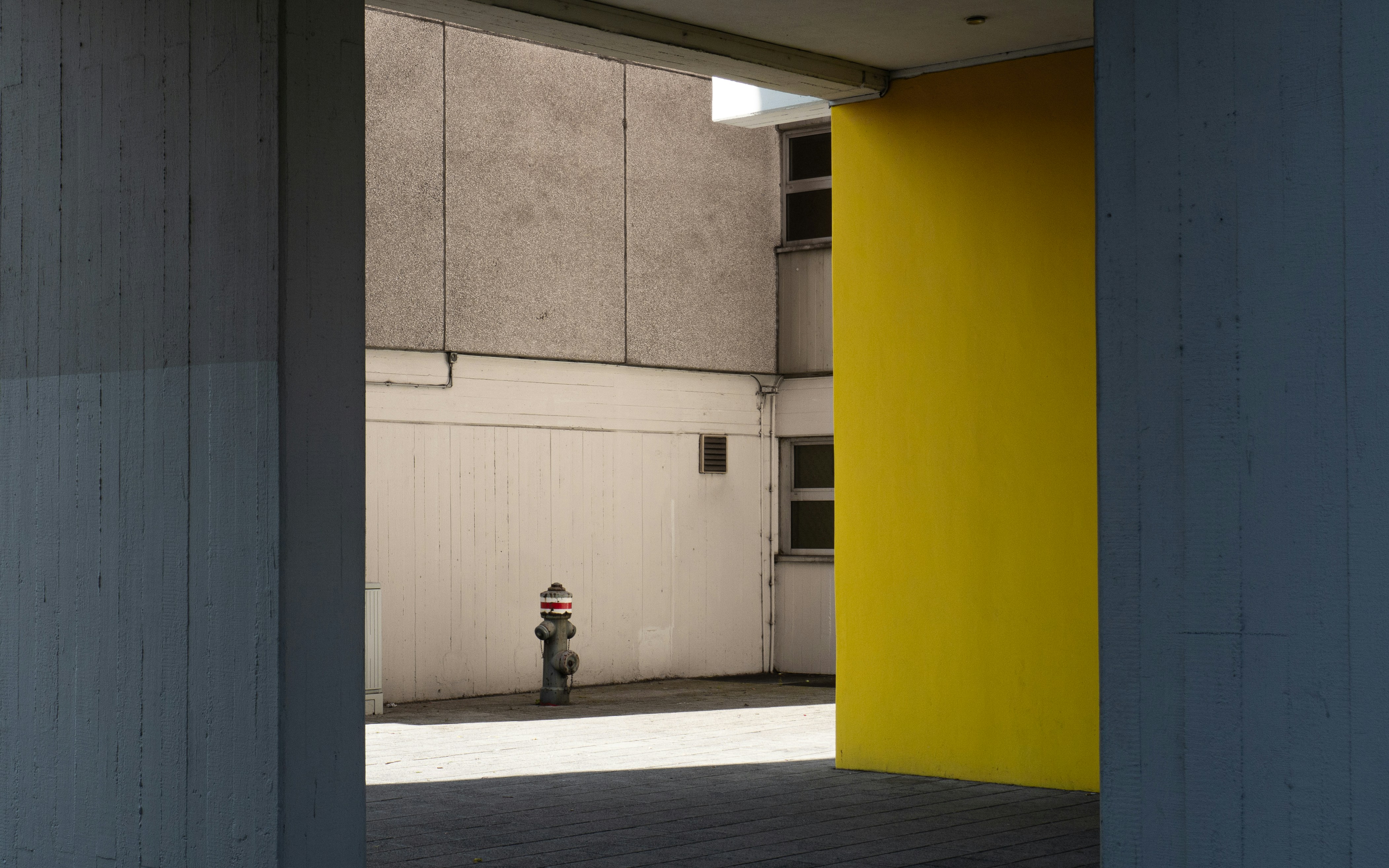 2. Toepassingsmogelijkheden van⁣ beton in ⁣antraciet: van terrasvloeren tot⁤ gevelbekleding