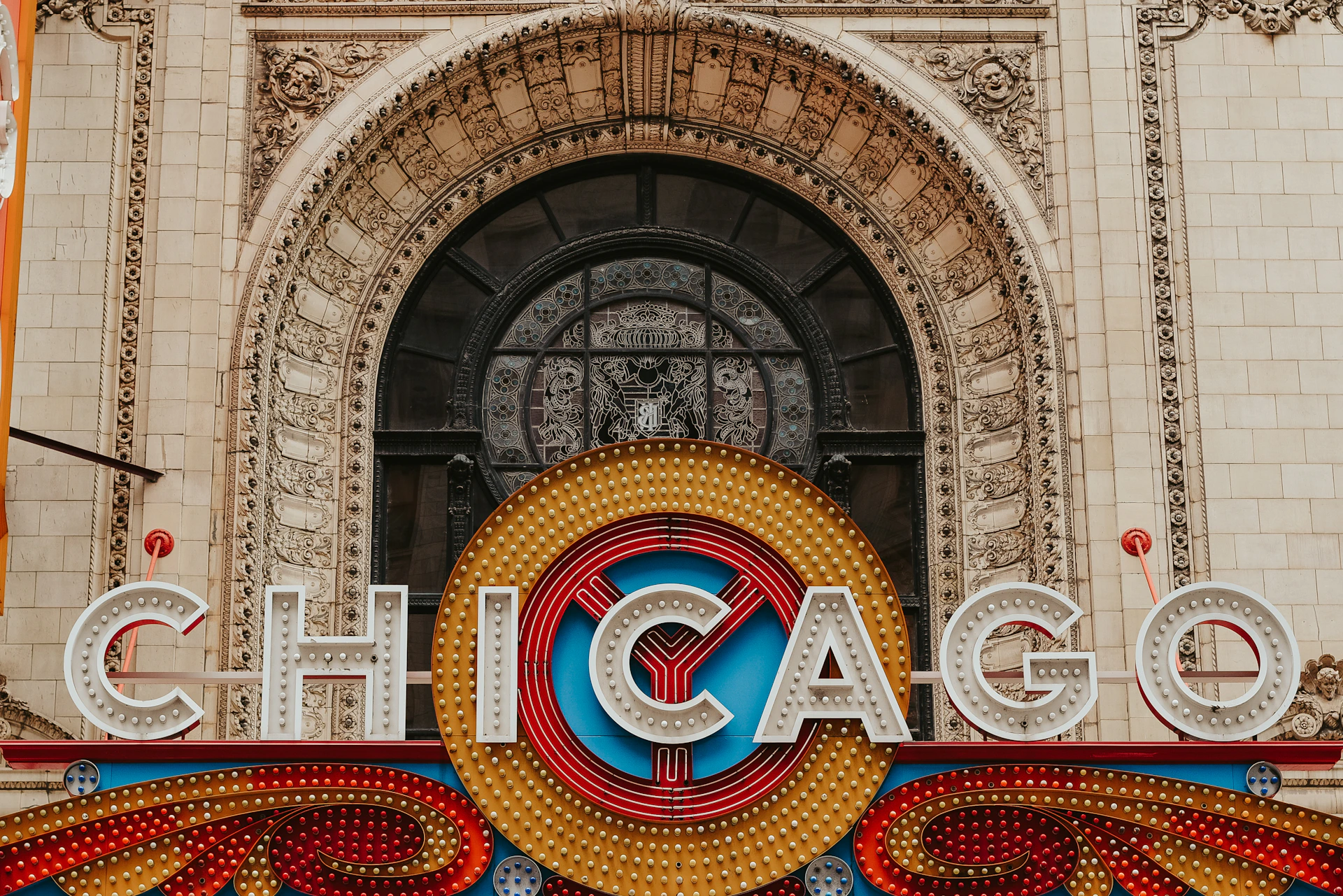 the chicago sign is displayed in front of a building