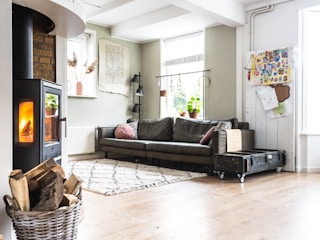 black and white sofa near brown woven basket