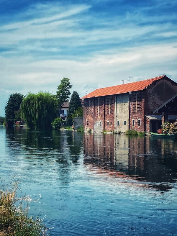 Cernusco sul Naviglio: Ideal Weather and Best Months to Visit