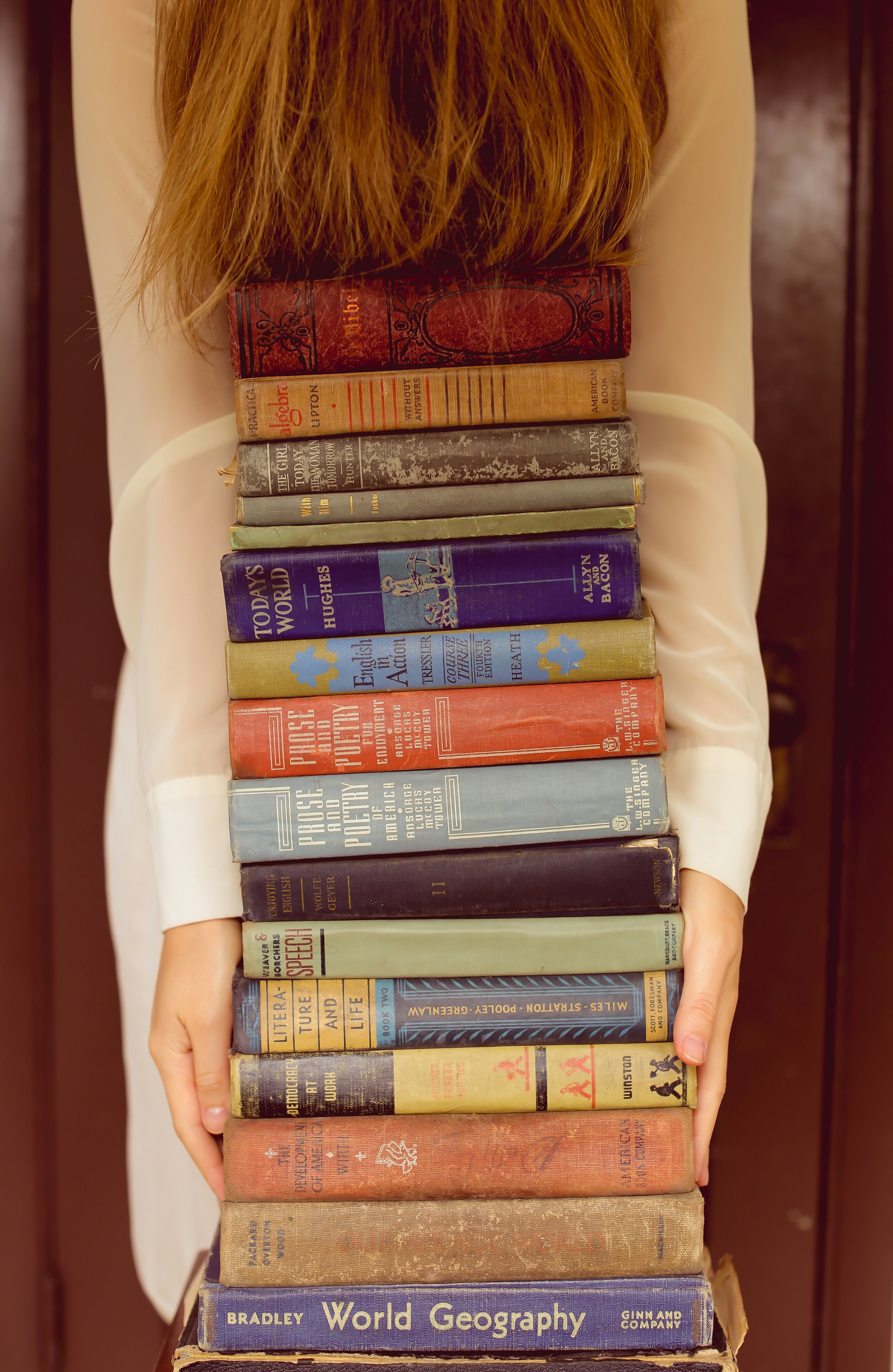 Renting Textbooks: What to Know at the End of the Semester