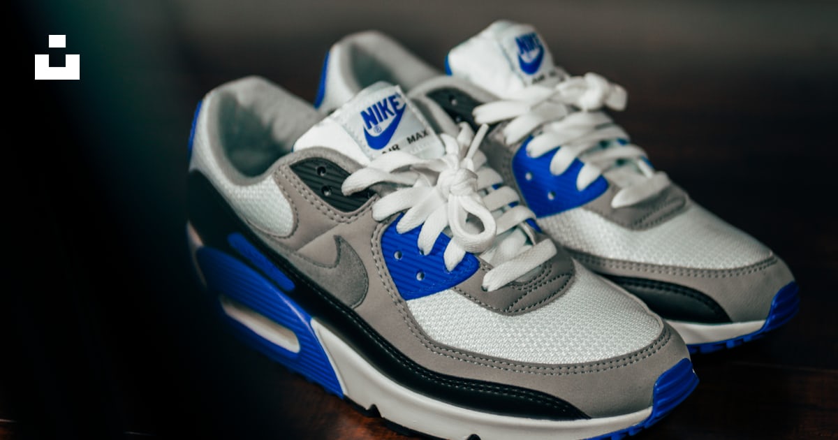 White and black nike athletic shoes photo â Free Footwear Image on Unsplash