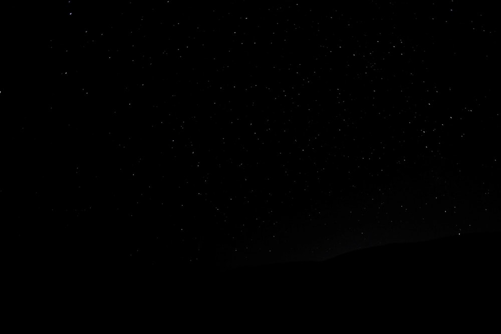 Black Background Wallpaper For Laptop 4K