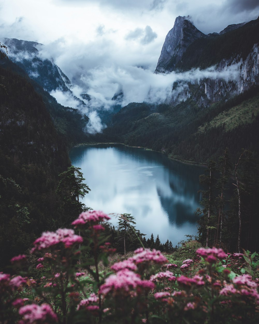 lake in the middle of mountains