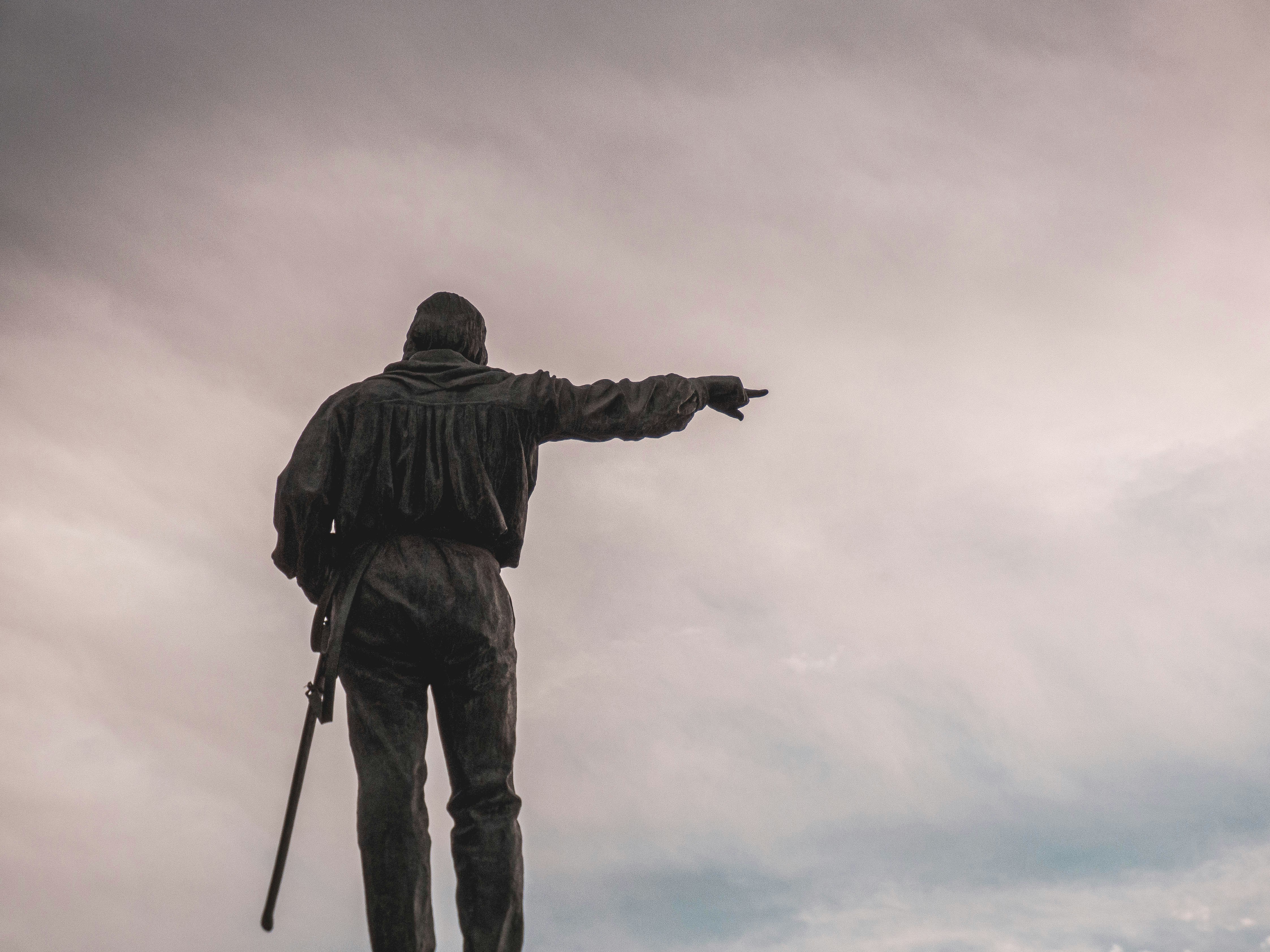 photo-1603391797089-efa8e8239f2e?ixid=M3wxMjA3fDB8MXxzZWFyY2h8MTh8fGphc2ElMjBwZW5ndXJ1c2FuJTIwa2l0YXN8ZW58MHx8fHwxNzQ4NzY4NTE4fDA\u0026ixlib=rb-4.1.0