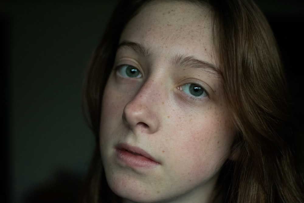 woman with brown hair and brown eyes