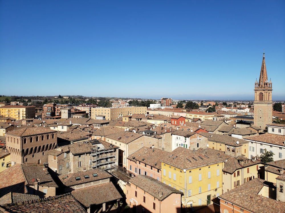 Vista aerea degli edifici della città durante il giorno