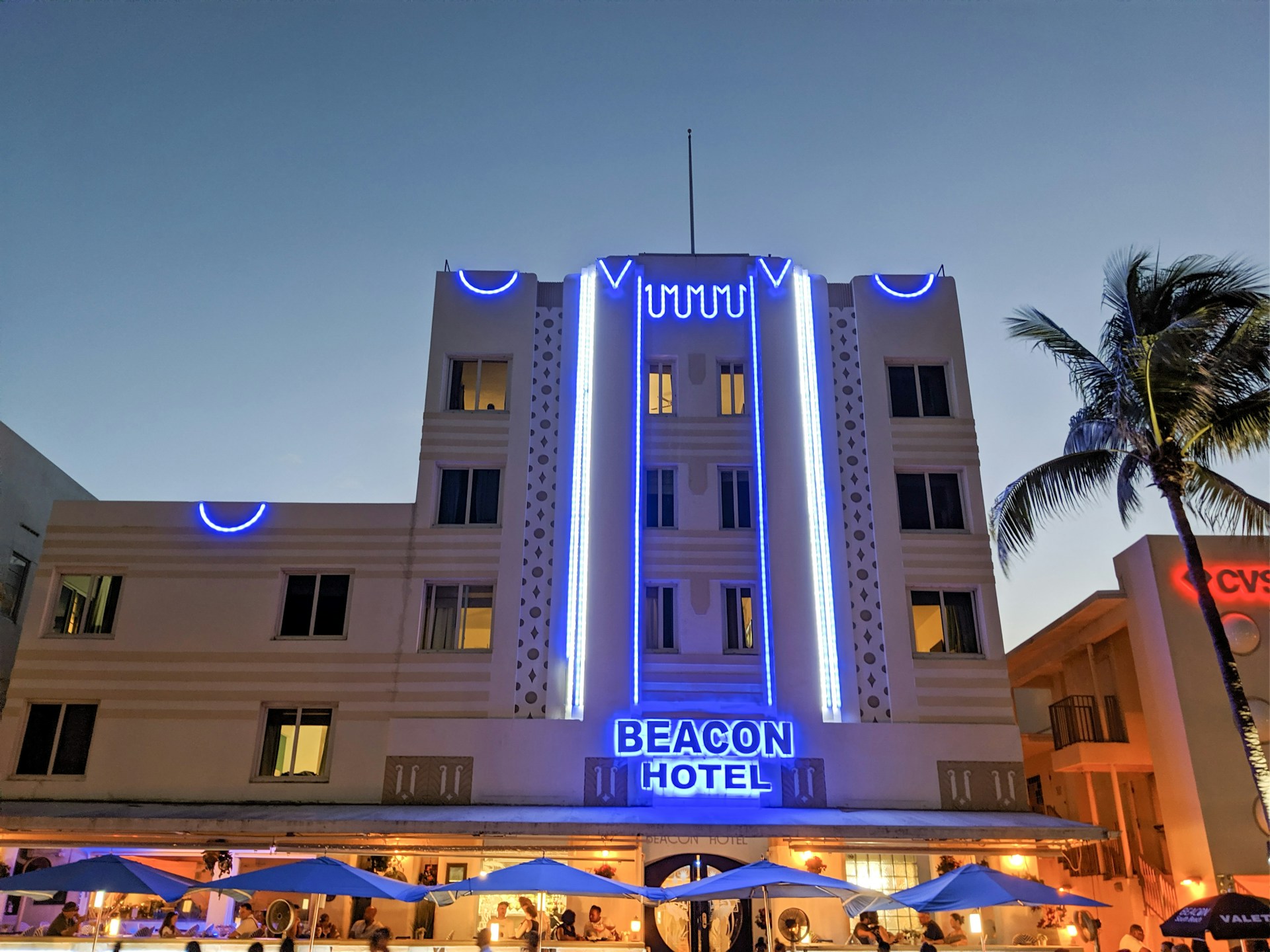 gray computer monitor