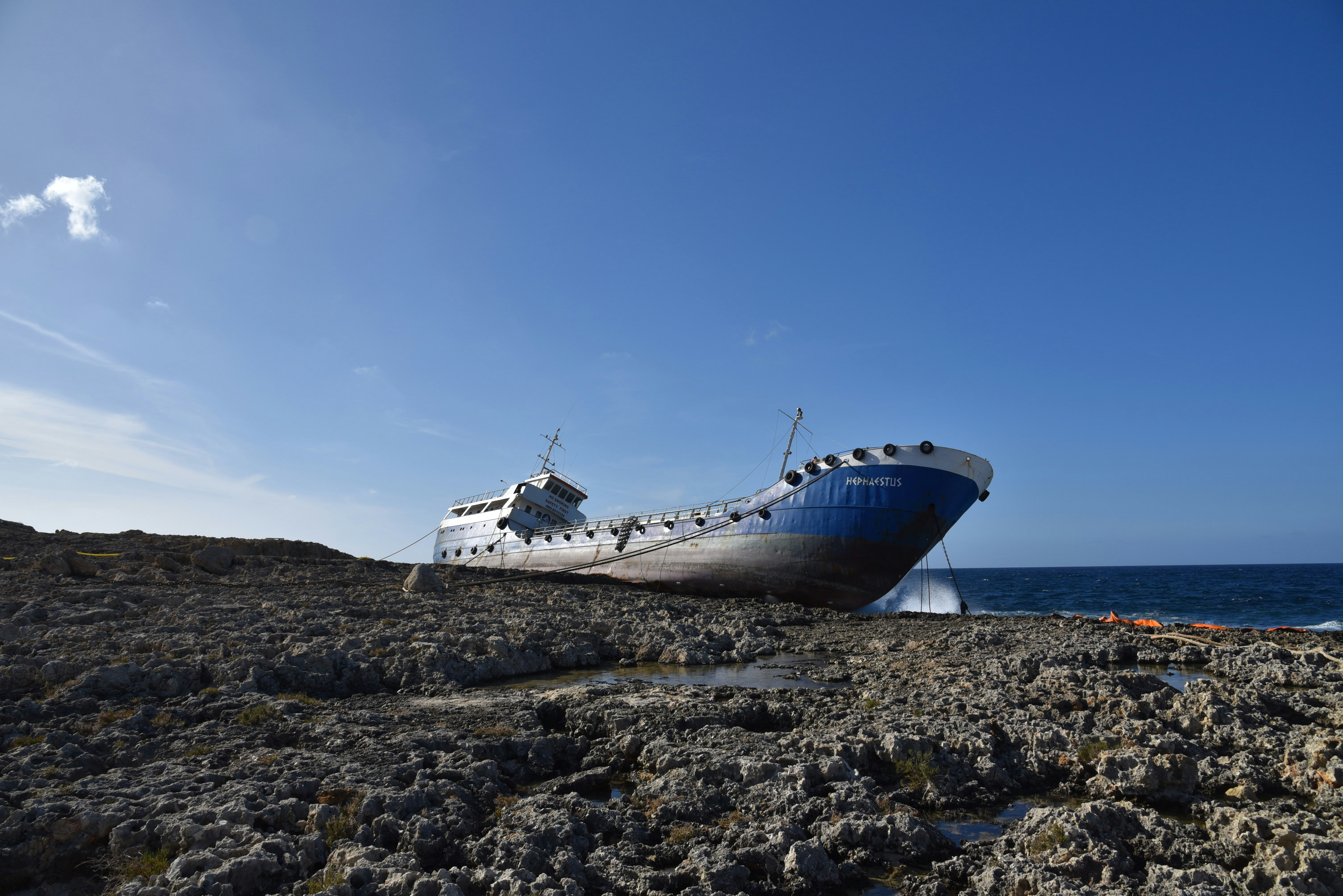 배가 흔들리는 꿈의 다양한 해석과 의미