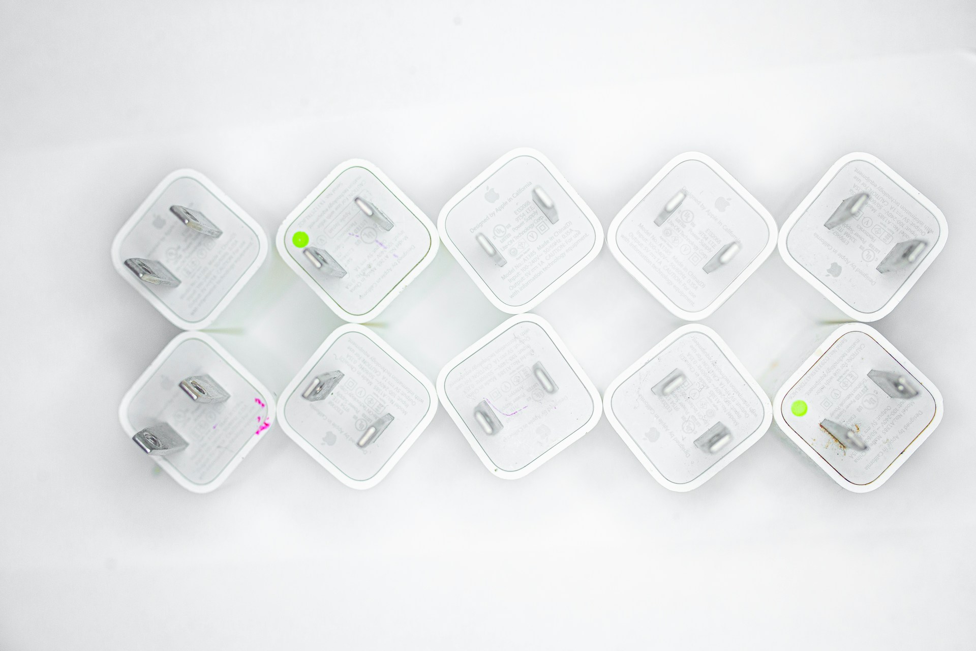 gray computer monitor