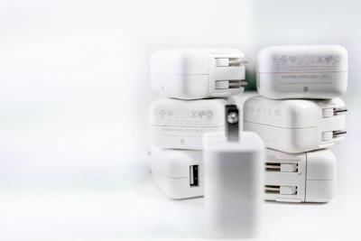 white apple adapter with box