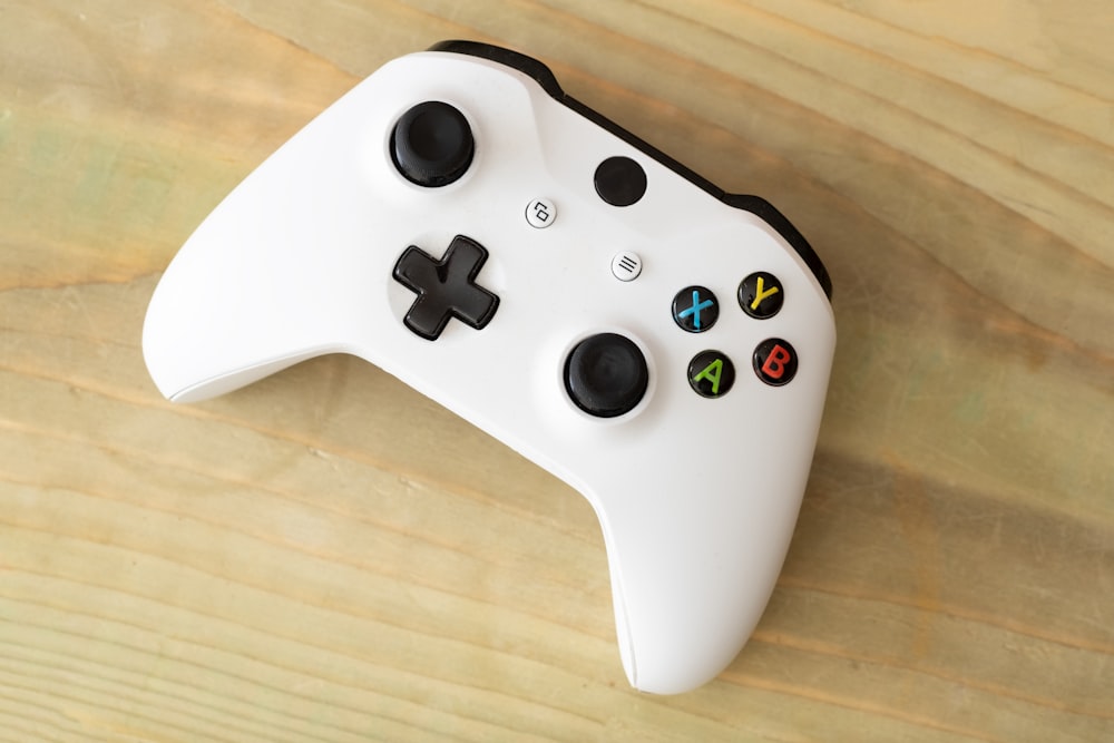 white xbox one game controller