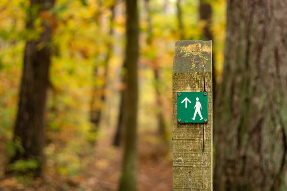 black and white arrow sign