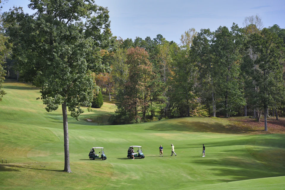 Terrasse du clubhouse ouverte sur le parcours