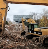 yellow and black heavy equipment